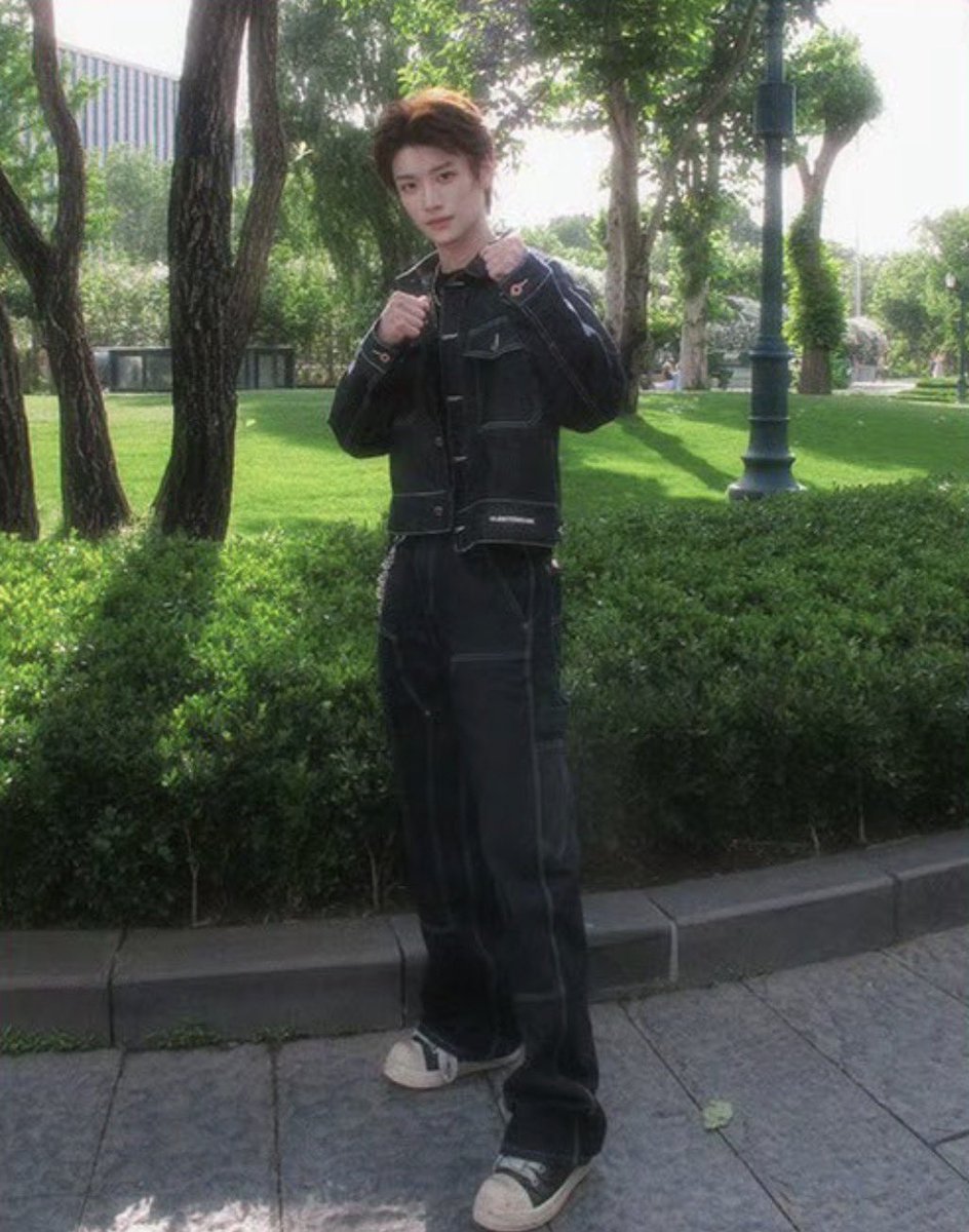ain_thinking's tweet photo. 잼문이시절 사진따라한 거 ㄴㅁ 커여워 ♡ https://t.co/o22yRRmlaT