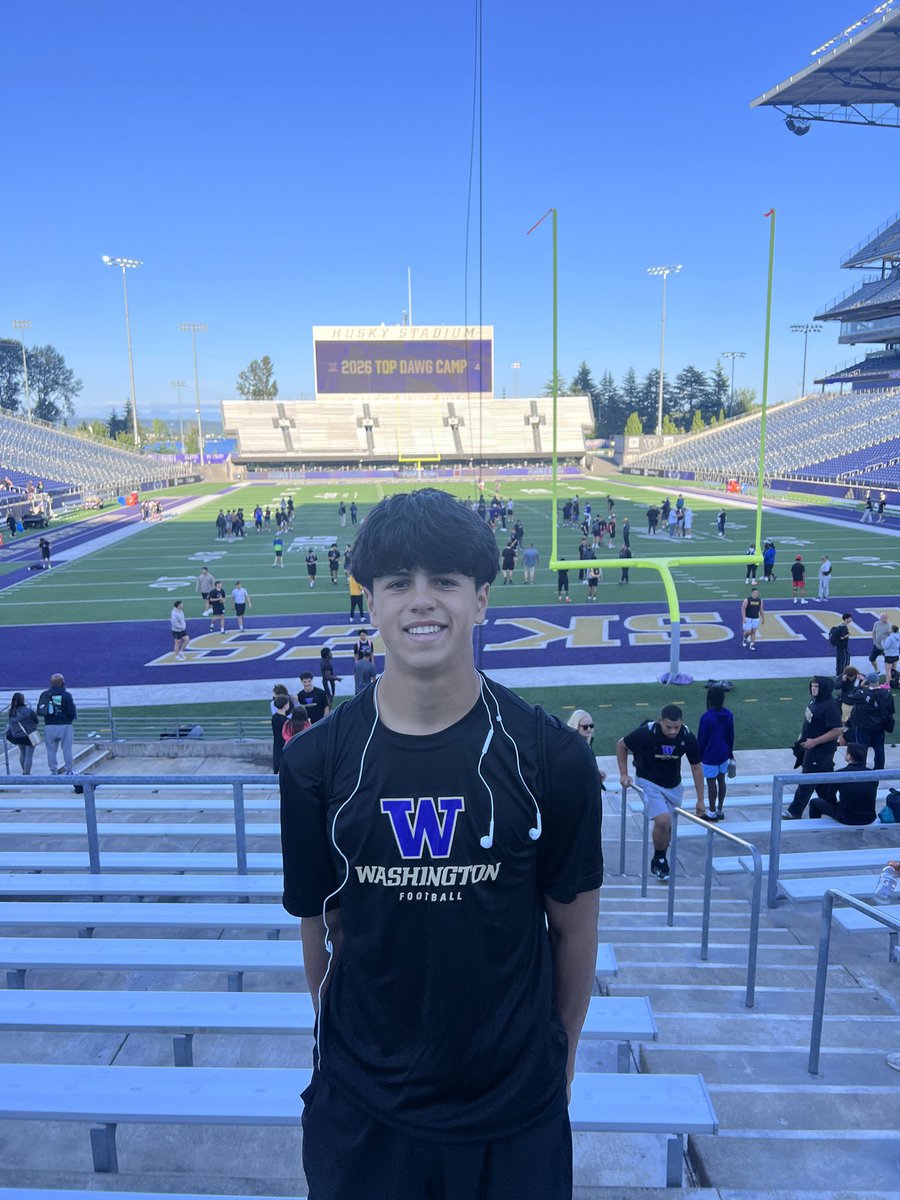 DiazZach2's tweet photo. Had a great time competing at @UW_Football Top Dawg Camp! Thanks to the coaches for helping me get better and getting ready for spring ball!

@CoachJRich 
@Coach_CWright 
@CoachColemanIHS https://t.co/Z0QBon7sR6