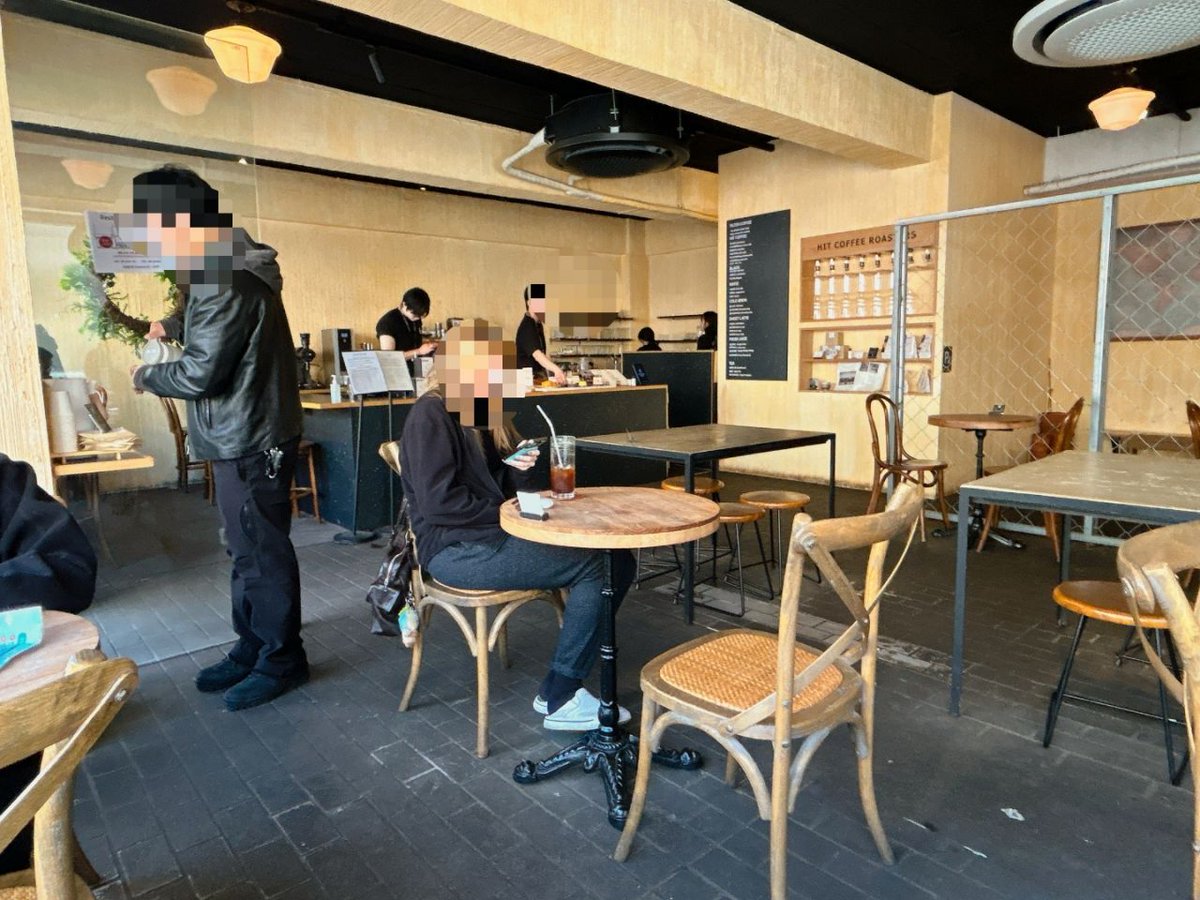 konest's tweet photo. 【注目のお店】Hit coffee roasters 西橋

デザートはお店で全部手作りしているものです。
プリンを食べましたが昔風の少し硬めのプリンで美味しい。
コーヒーもこだわりを感じさせる淹れ方を店員さんがしているだけあって、とっても美味しいです。

🔽詳細を見る
https://t.co/yAczzWHSu5 https://t.co/fJVHWtaFxi