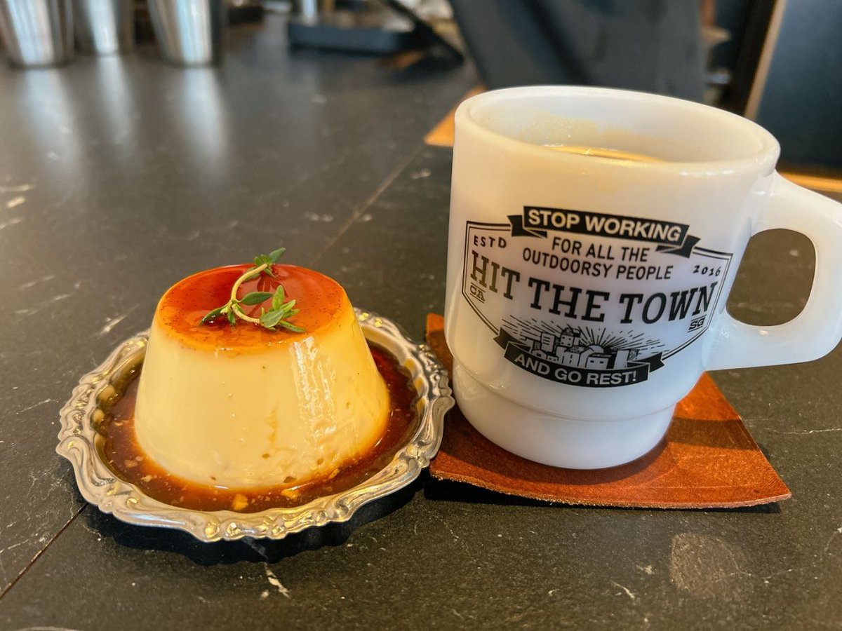 konest's tweet photo. 【注目のお店】Hit coffee roasters 西橋

デザートはお店で全部手作りしているものです。
プリンを食べましたが昔風の少し硬めのプリンで美味しい。
コーヒーもこだわりを感じさせる淹れ方を店員さんがしているだけあって、とっても美味しいです。

🔽詳細を見る
https://t.co/yAczzWHSu5 https://t.co/fJVHWtaFxi
