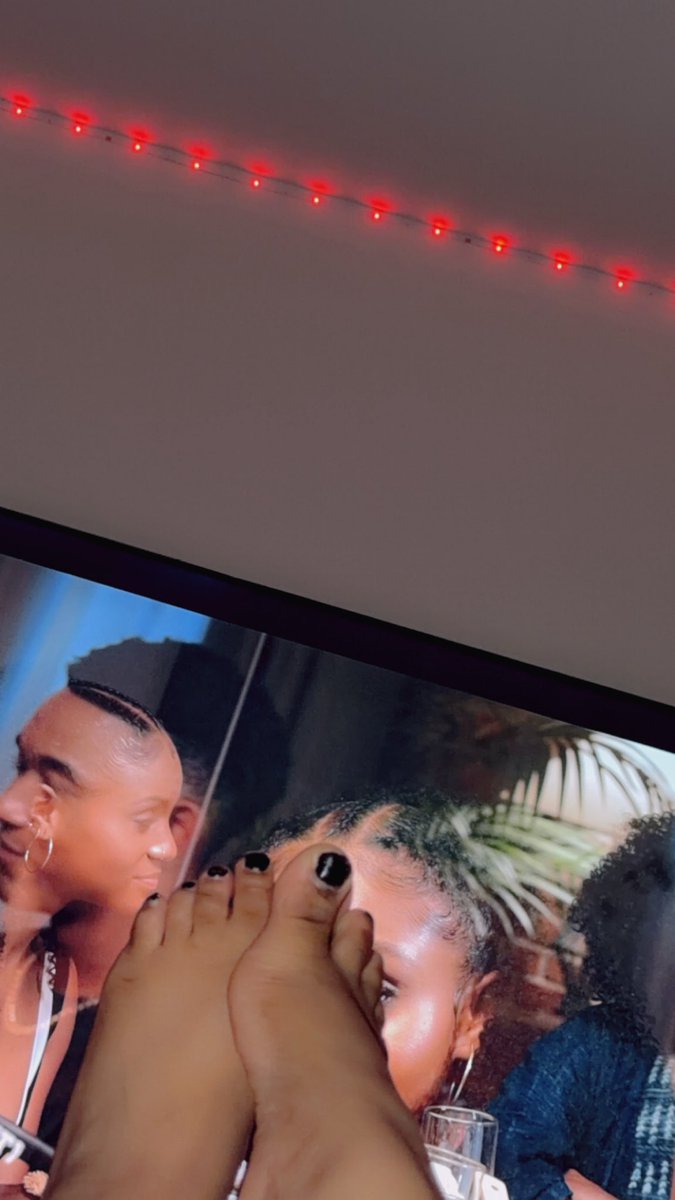midnighttoess's tweet photo. I’m watching tv, what you doing?😅🥰🥰 https://t.co/qVhoIzFsEK