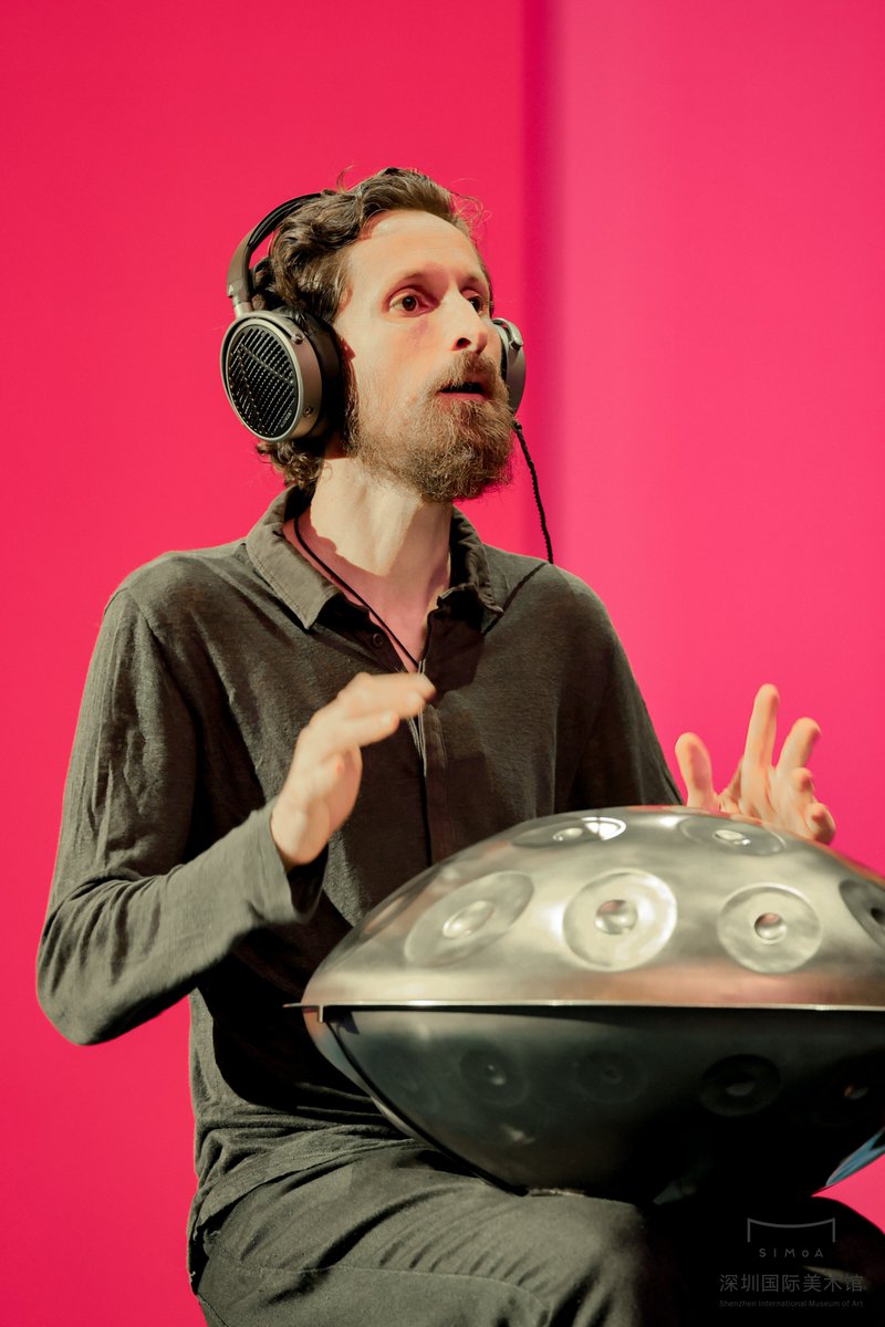 muling75352574's tweet photo. Liron Man performs with the Muling HMP-2 handpan pickup at the Shenzhen International Museum of Art (SIMOA)

World-class performer × Chinese craftsmanship
The sound of the handpan resonates here.

Proud. Salute.
#handpan #LironMan #HMP-2 #Handpanpickup #SIMOA #muling https://t.co/sXrJN038J7