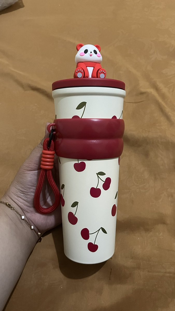 cakweei's tweet photo. wts tumbler panda 700ml, sus 304
tahan dingin 12 jam, panas 6 jam.

ready warna
merah (1)
pink (1)
hitam (1)

split pay : 90k
full oren : 120k (sudah admin, ada diskon)

Pengiriman dari Banyumas. https://t.co/naouWokUaD
