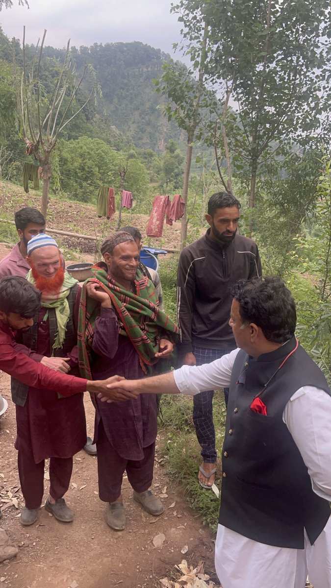 chzulfkarali's tweet photo. Visited #Draj to Condole the demise of #kasim_Din , spend sometime with family and conveyed my solidarity and pray to Allha for peace to the departed soul. https://t.co/ZSWHVGsFOO