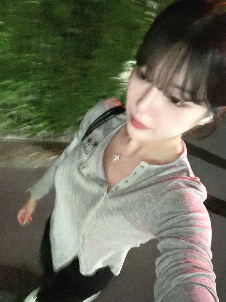 juyou08's tweet photo. 조용한 밤에… 너랑 뭐 할까?  
#부산 #몸매 #ootd https://t.co/n4OmgNVDb3