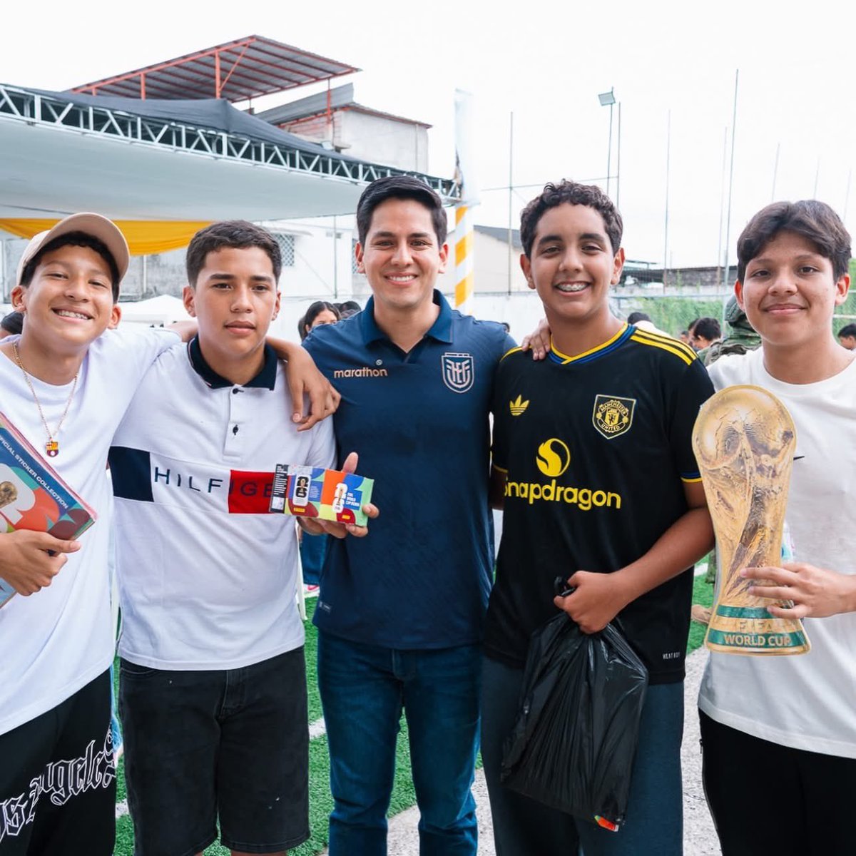 johnnyteranb's tweet photo. ¡Felicidades al bicampeón de la Champions League! 🇫🇷🏆

Cientos de aficionados disfrutaron la final entre PSG y Arsenal en una jornada llena de fútbol, intercambio de cromos y emprendimientos locales. ⚽ https://t.co/W40LkNJm5r