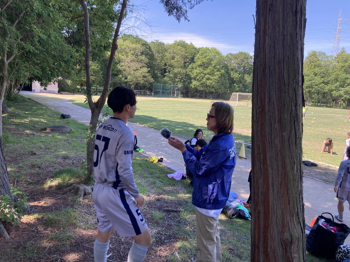 FLOWERRADIO's tweet photo. 埼玉ノースユナイテッド勝ちました！
埼玉県社会人サッカーリーグ1首位です。得失点差で2位のカラストとは次戦６月２８日、新座で激突！
尚、5針縫う負傷離脱の鬼マル選手は鬼滅かハリーポッターの様になってますが元気との事！
＊写真は得点を決めた５７小嶋海七選手！ https://t.co/TXHQISo8Bs