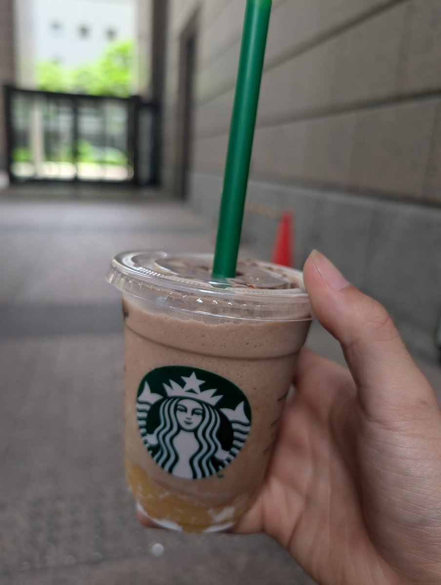 2002kmusashi's tweet photo. 今日から6月！！
もう半年たったなんて…早いですね

そして暑くなってきたんで髪の毛をスッキリさせました〜

バナナ飲んで気分上げてます！！(੭ 🍌ᐕ))🍌

皆様も暑さにはお気をつけください！！
((｡´･ω･)｡´_ _))

🍌むさし🐼 https://t.co/Z5I48mHGVf