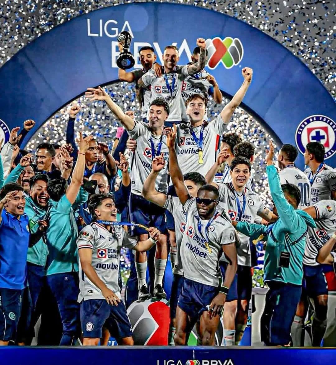 SoydelAzul's tweet photo. Se llevan solo uno del campeón del fútbol mexicano... Así les va ir 🤣 https://t.co/GDb2BeSppF