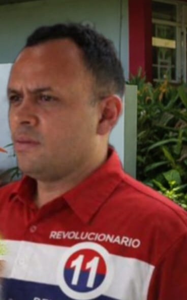 oriente_ch's tweet photo. Muy triste y vergonzoso, q el rector @eflorescastro pase por encima del decano encargado, colocando a este señor proveniente de una familia de calañas , mismo q tiene la FCA sumergida en un pantano. Q esconden? Será q se quieren aferrar al cargo? @AlvaroAlvaradoC @anibalfossatti https://t.co/rcbBpmm2Ip