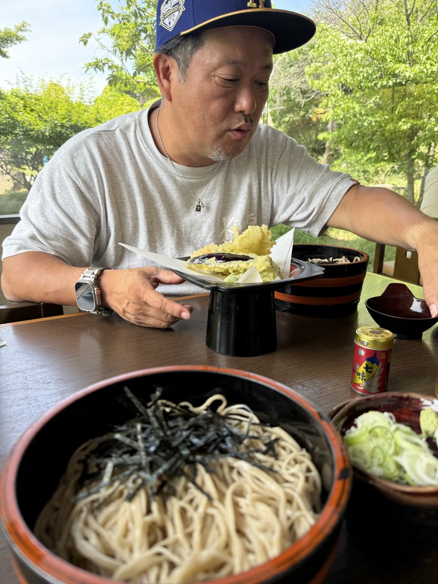 hide_king_japan's tweet photo. 昨日のペアと笑笑 https://t.co/35dsKXugLG