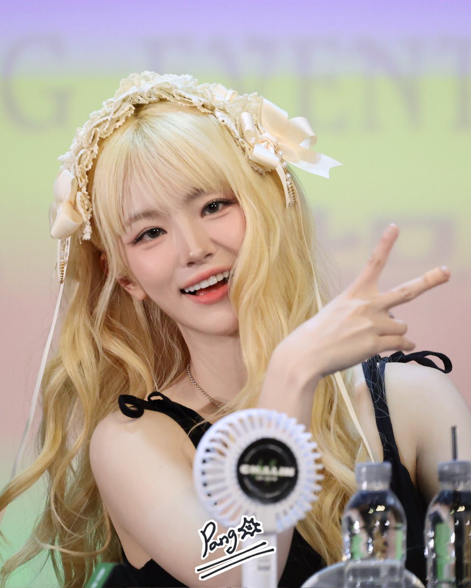 IssacKou86's tweet photo. 0260529 VIBE MAKER FANSIGN EVENT in TAIPEI

#QWER #Chodan #쵸단 https://t.co/M4sgWt06GE