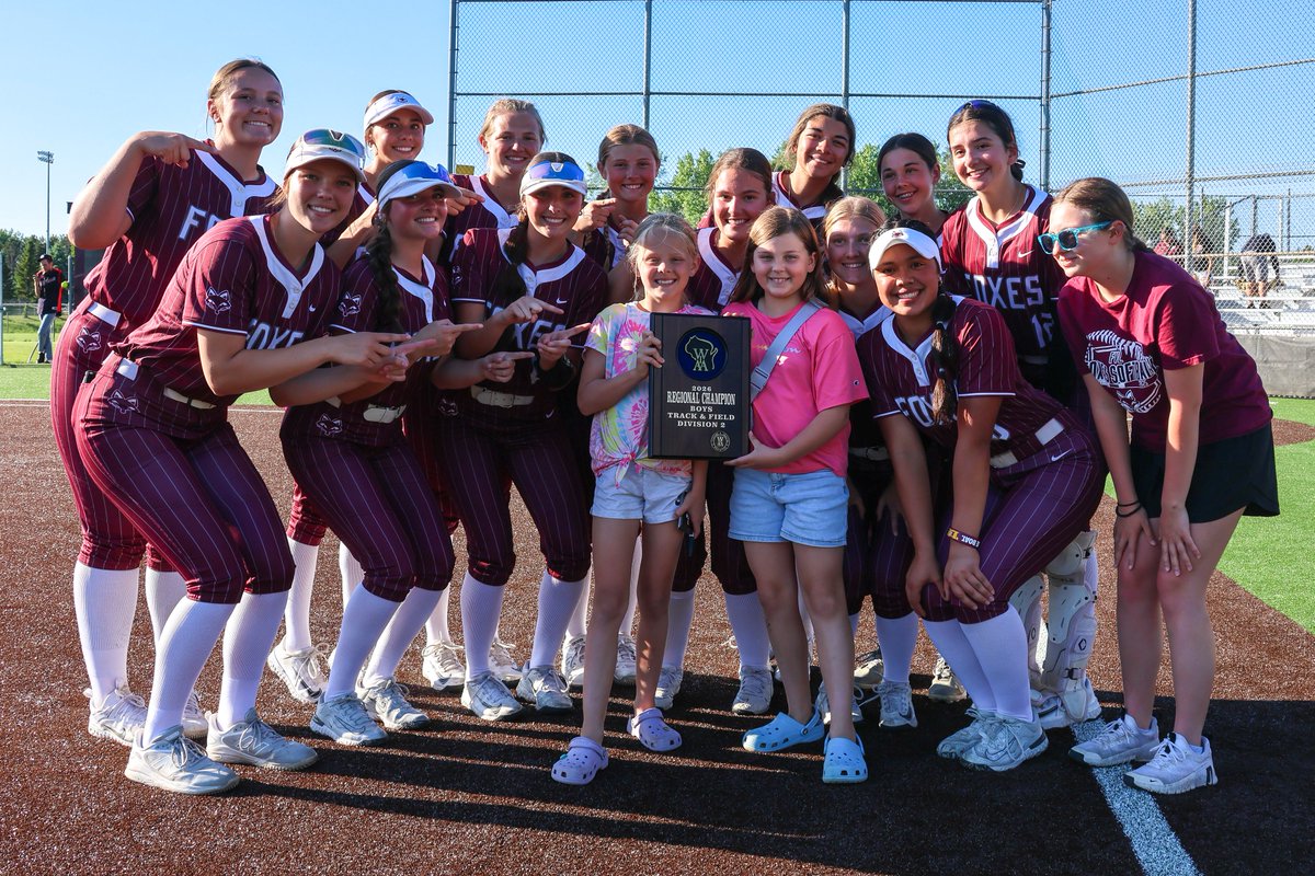 LVMYPack's tweet photo. Regional Champions: Foxes defeat Tritons
Moving on to the sectional semi-final on Tuesday vs. Lux-Casco. @MadiBabcock22 @clairepfrang00 @natalie_bromm  @1971cubswin @Melissa66472386 @GUNNERP77 @sports_pc https://t.co/eja0Vy2QyM