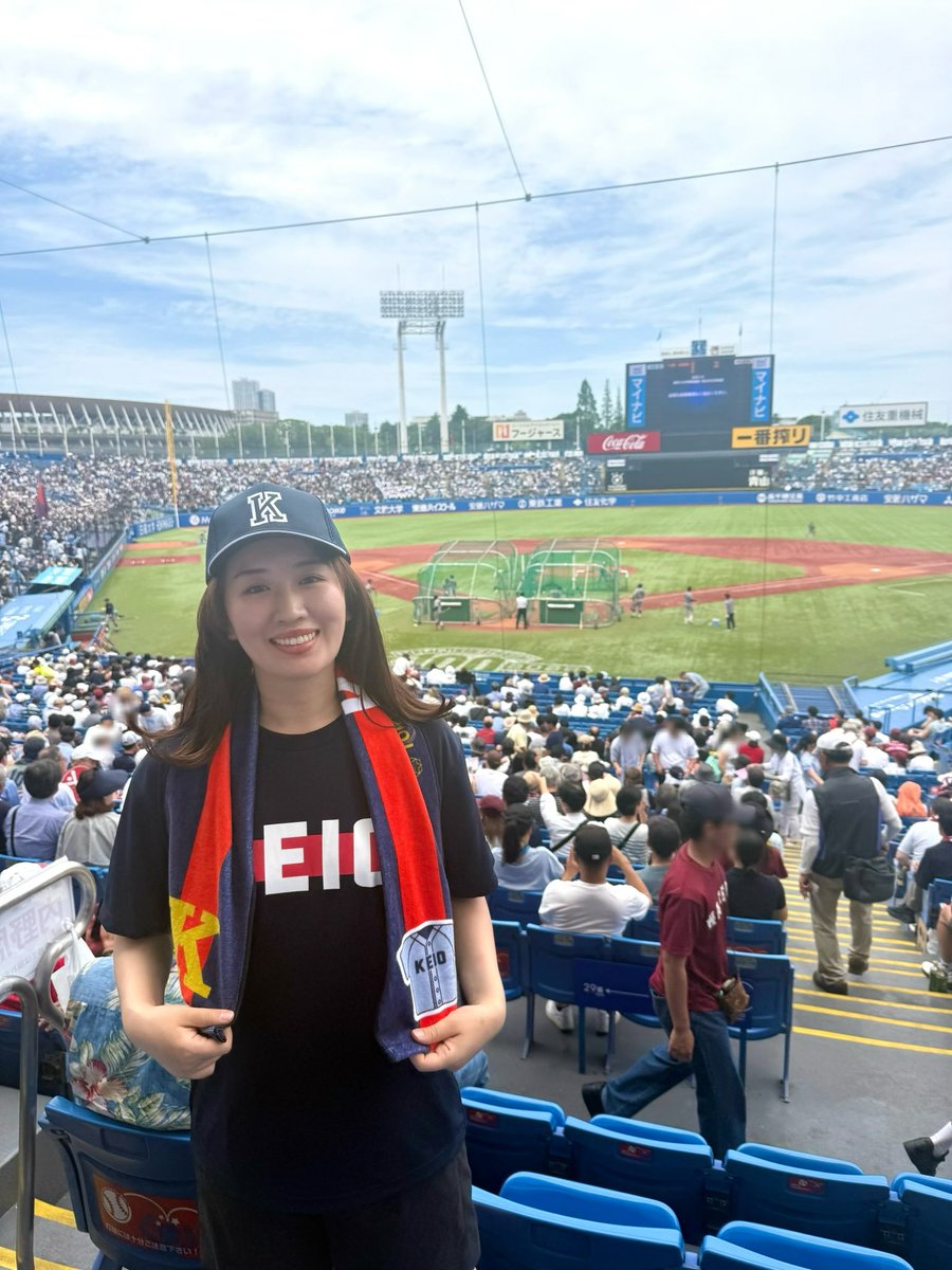 ii_tsukushi_ii's tweet photo. 昨日は人生初の早慶戦でした⚾️

慶應通信を卒業するまでは見に行かないと決めていたので、ようやく叶った念願の観戦です。

天覧試合という特別な日に観戦できたことも、とても貴重な経験でした。

勝敗を超えて、忘れられない一日になりました✨ https://t.co/lrkgRDZzeB