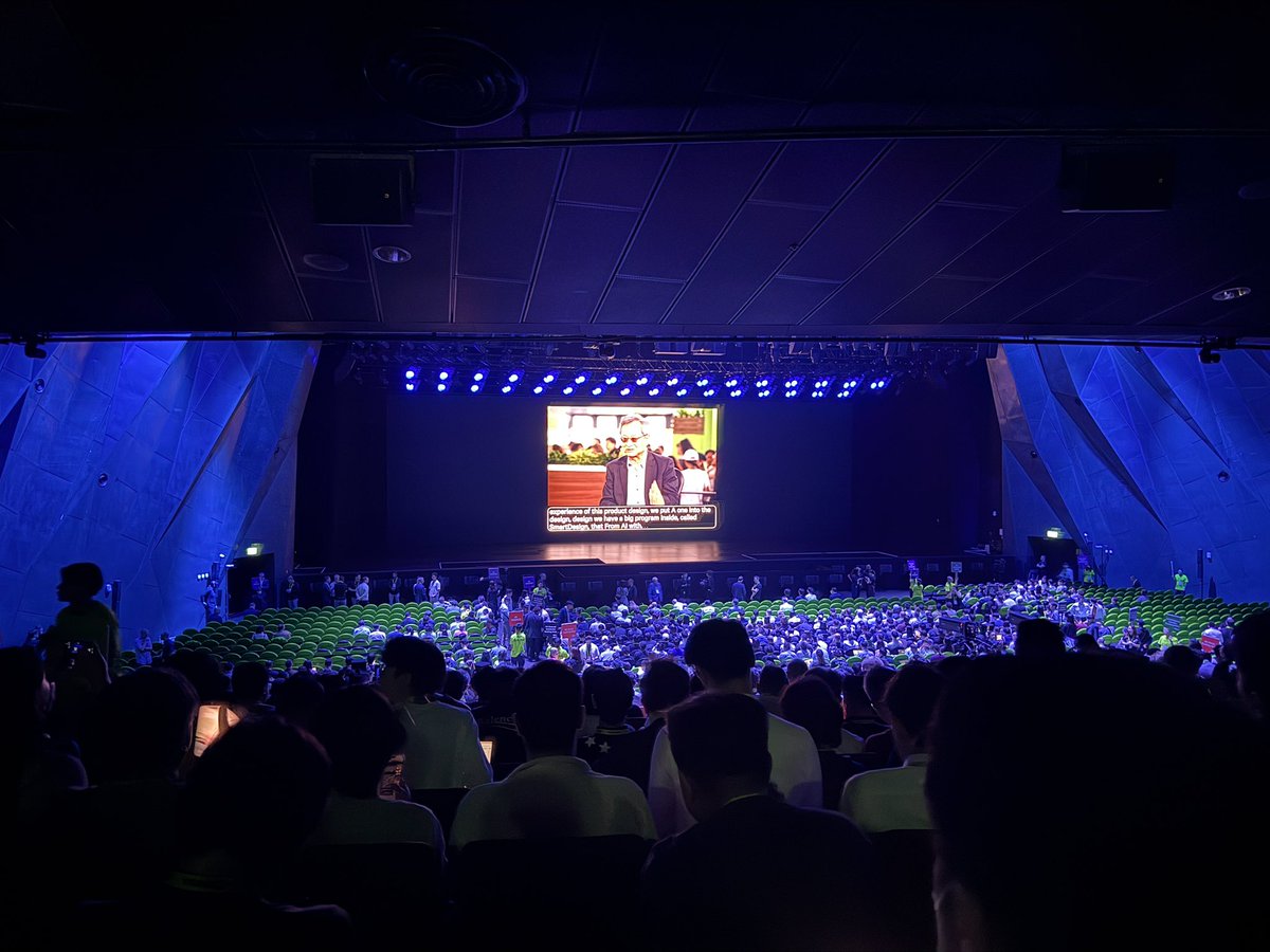 RaidOwlTweets's tweet photo. Made it to #NVIDIAGTC now time wait for the keynote…I wonder what they’ll talk about 🤔🤔🤔 https://t.co/Z5DcNdeopo