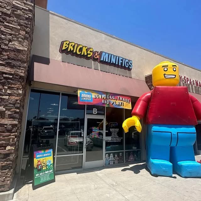 TheWorldClassBS's tweet photo. Have you heard about this story? $200,000 in STOLEN Star Wars Lego! I'll have a video out tomorrow https://t.co/PkeYB5ZaiW