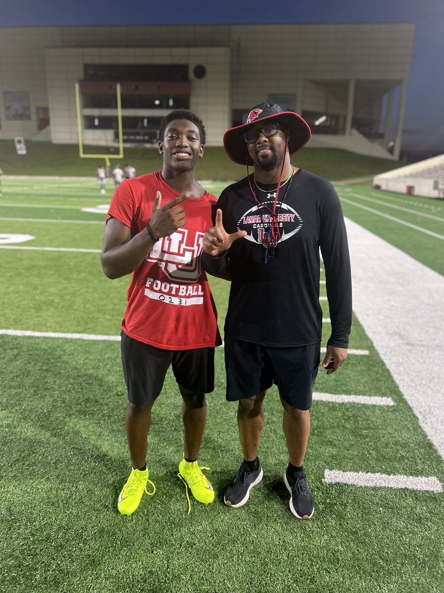 EzCallahn's tweet photo. Glad I got the opportunity to compete at @LamarFootball football camp!  I especially appreciate the positive feedback and encouragement from Coach @Marshall_Reggie https://t.co/TjUpqEBB9S