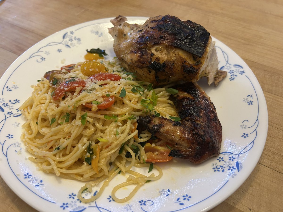 hoops33man's tweet photo. @chefsymon spatchcock chicken 🐔 on the grill with @barefootcntessa garden pasta for Sunday supper. #sundaysupper https://t.co/oU0qIxymlE