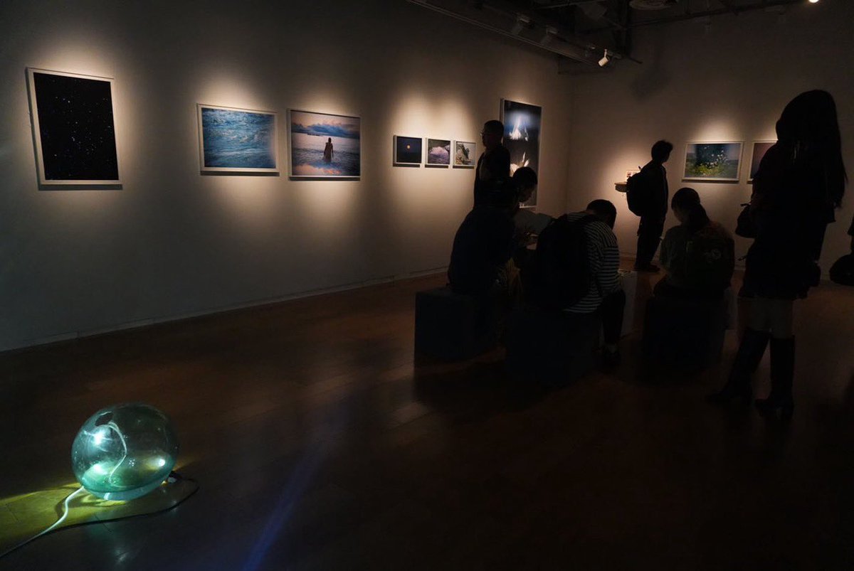 PCT_Japan's tweet photo. 2026年5月のレビュー／濵本奏　第50回木村伊兵衛写真賞受賞作品展「ー‧‧」、潮田登久子「マイハズバンド」ほか

月替わり展評「写真を見に行く」：世代の異なるふたりが交代で話題の写真展をレビューする
河島えみ

https://t.co/wUj4iOhxvo

#ピクトコラム https://t.co/RDim91BmWv