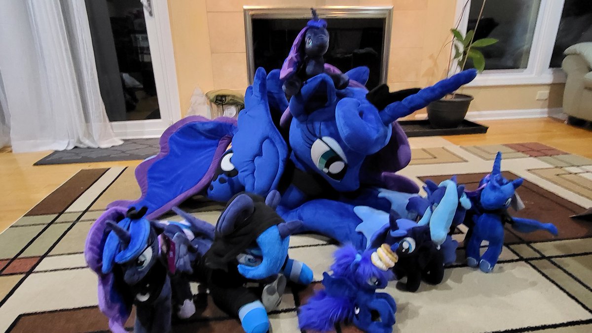 AlabstrRadiance's tweet photo. @Lunarbula Oops all Luna. https://t.co/f0mmCa28xK