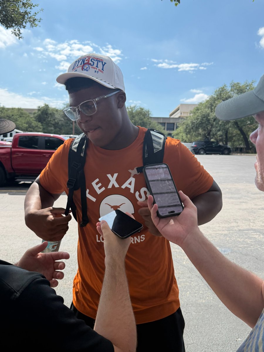 ontexasfootball's tweet photo. OTF Insider: #Texas recruiting buzz after a loaded Elite Camp on the Forty Acres! 

Sign up for OTF and get 3 months for just $3! ⬇️ https://t.co/eSMCcbcJbo