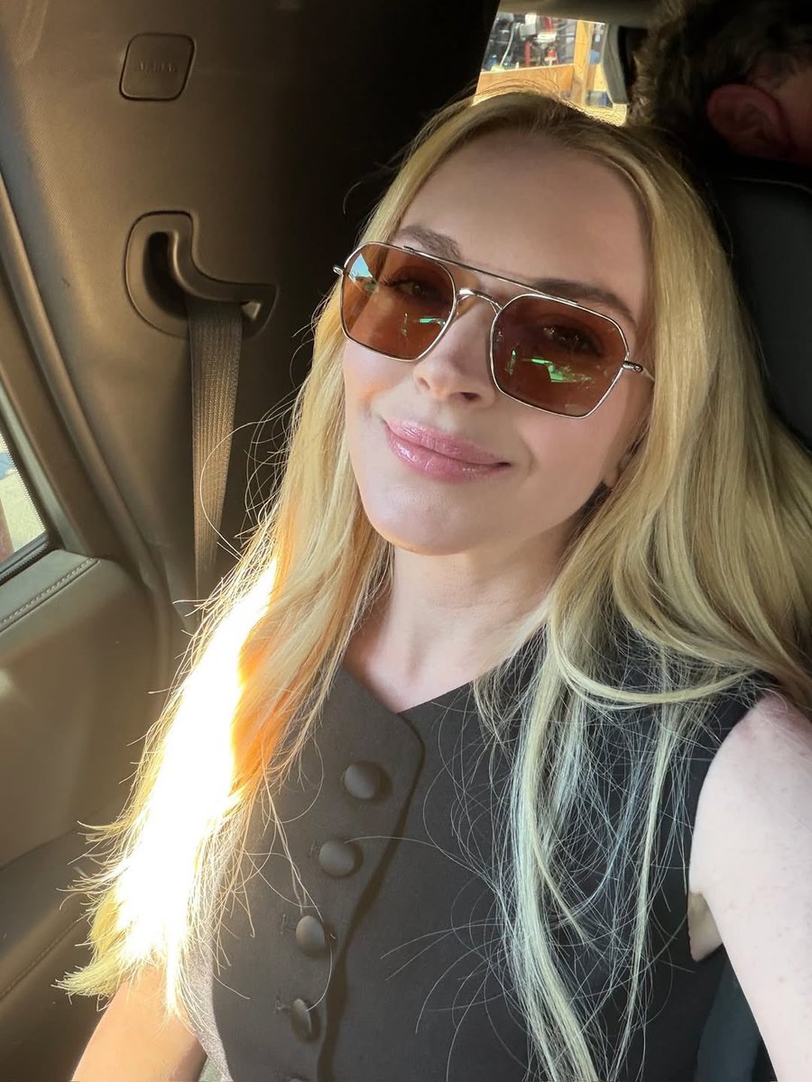 ArggLindsay's tweet photo. Lindsay Lohan stuns in new May dump via Instagram https://t.co/YJz5U7bawl