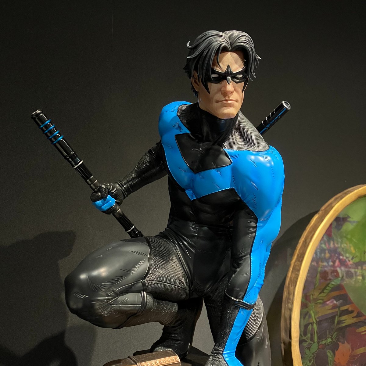 Nextlevel_Tokyo's tweet photo. 🦇アウトレット販売情報🦇

新宿ショップ限定🔥
『バットマン：ハッシュ』
「ナイトウイング EX ボーナス版」
アウトレット商品のため30％OFF💥
130,790円 (税込)⇒91,553円 (税込)

1点のみとなります。
詳細は店舗スタッフまで👀

#dc
#プライム1スタジオ #P1S_SGS https://t.co/0SU57J6CGN