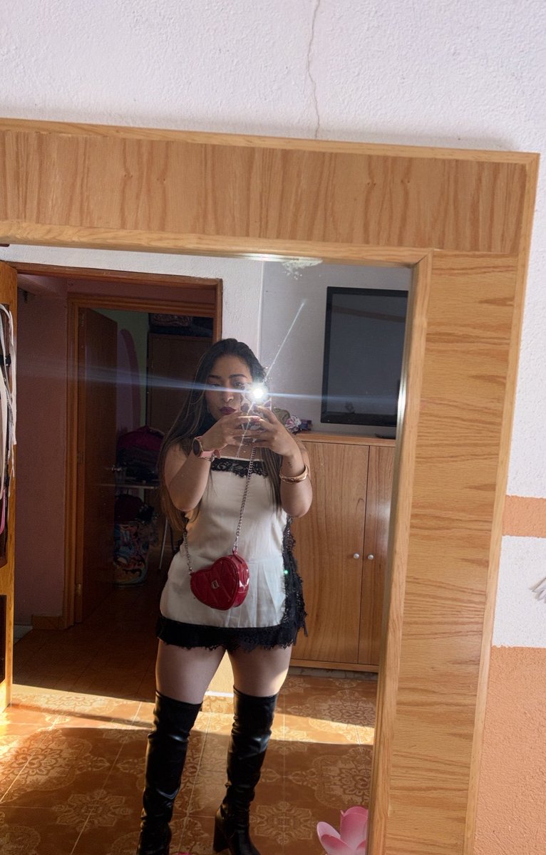 Daniela041200's tweet photo. Me sentí bonita 🙂‍↔️ https://t.co/DyroUnuEh9