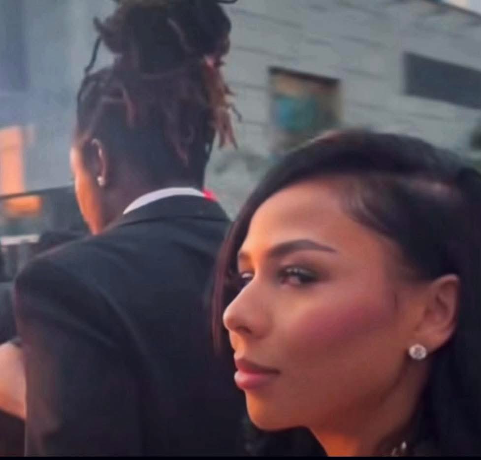 JC_TheKid's tweet photo. Me walkin her to the bathroom in the middle of the function cause we both freaked out 😌 https://t.co/WFXmbzU9pd