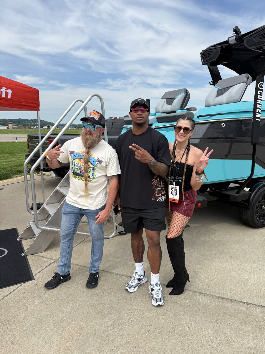 BengalsBeard's tweet photo. Won some more signed charity raffle stuff #1 &amp; #5 met Chase Brown too. #whodey #uno #teehiggins https://t.co/9qwzrYHD2P