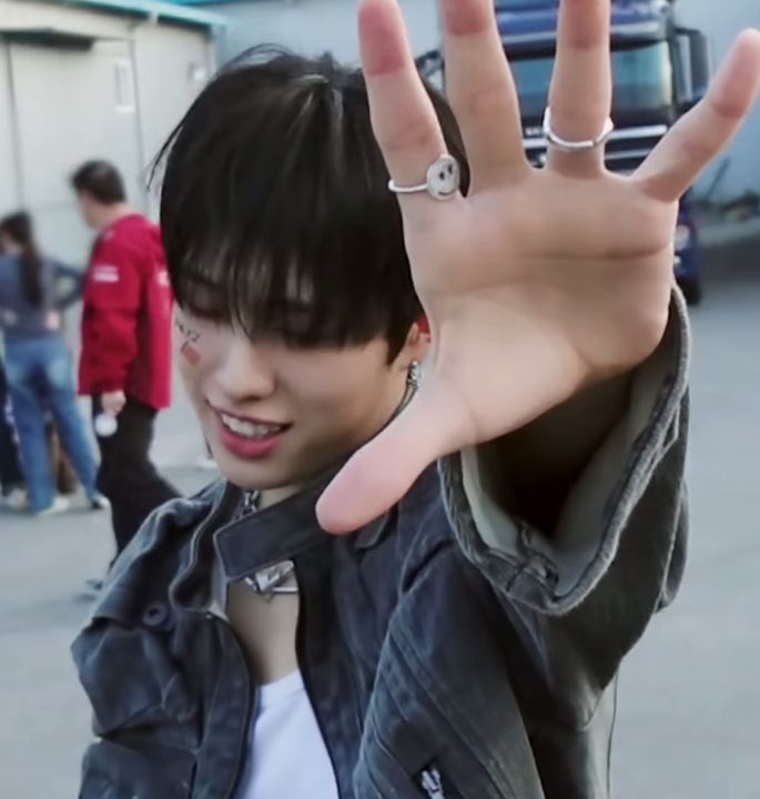 ✧・゚: *✧・゚:* 𝙈𝙊𝙔𝘼 *:・゚✧*:・゚✧ tweet media