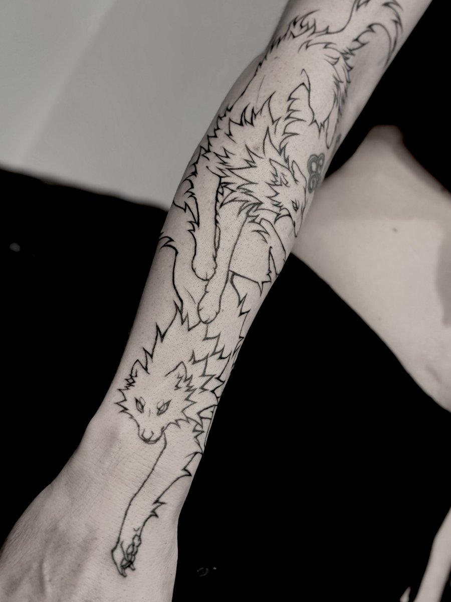 taliruq_'s tweet photo. wolf &amp; wolfhound lines (to be finished later) https://t.co/1IAr3nWAtV