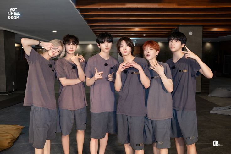 4ty96's tweet photo. #탯한 #성덍 대가족이 찜질방 가면 생기는 일

성덍 + 링아들 (20)
탯한 + 운아들 (18)

덍 + 한 = 자매
링 + 운 = 사촌 https://t.co/4mj8qqPSim