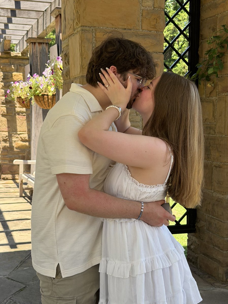 blossompone's tweet photo. I GOT ENGAGED TODAY!!! https://t.co/d7rIPqoJuO