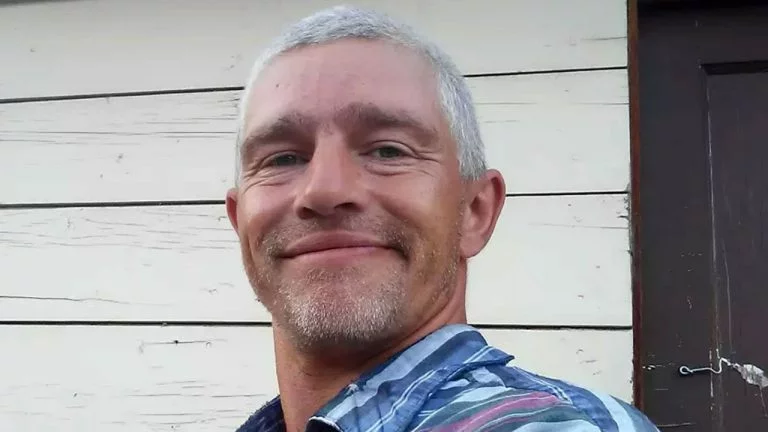 poptime's tweet photo. Matt Brown, um dos participantes de "A Grande Família do Alasca", foi encontrado morto em um rio nos Estados Unidos. https://t.co/0NEJ0u6Xa4