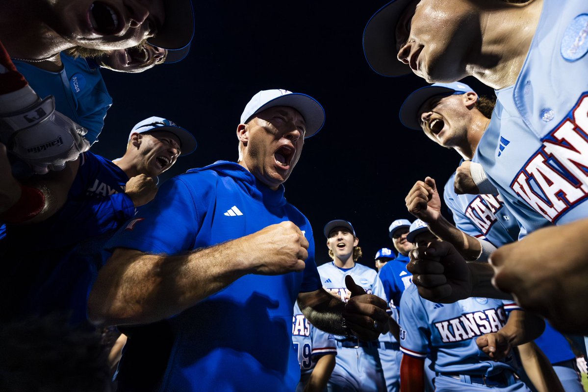 KUBaseball's tweet photo. Undefeated weekend at Hoglund 💥 https://t.co/chCn1qU7RJ