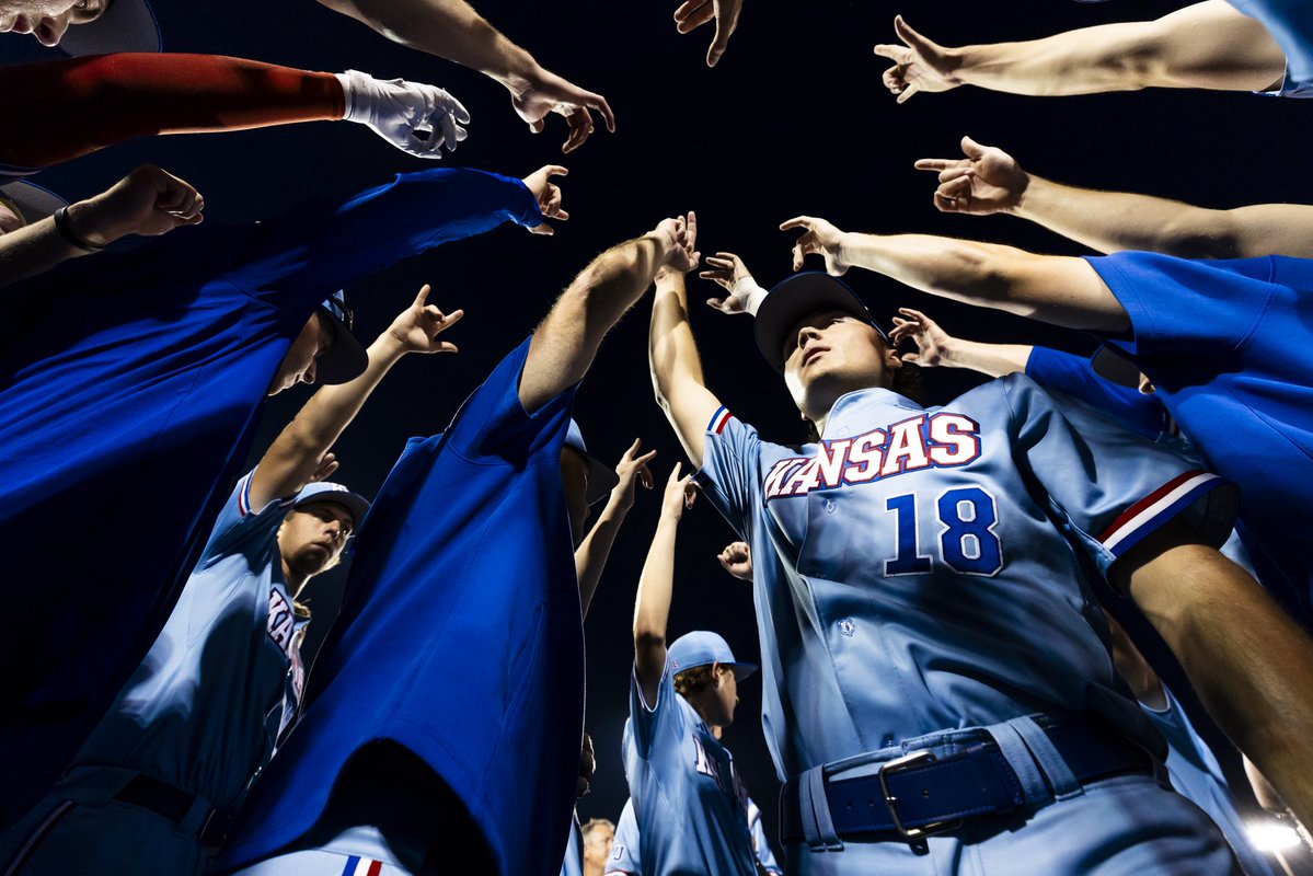 KUBaseball's tweet photo. Undefeated weekend at Hoglund 💥 https://t.co/chCn1qU7RJ