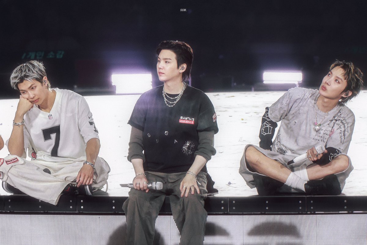 sugaworld_39's tweet photo. 260523 ARIRANG IN LAS VEGAS D1
🐨🐱🐿️🖤

#RM #SUGA #JHOPE
#BTS_WORLDTOUR_ARIRANG https://t.co/Hws3RrpY3x