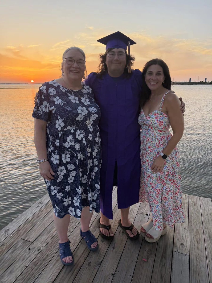 mariefinney's tweet photo. Graduation 2026!🎓🥳♥️ https://t.co/QEKItEoD9M