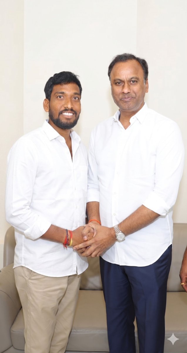 ShyamDepa's tweet photo. మునుగోడు నియోజకవర్గ శాసనసభ్యులు శ్రీ కోమటిరెడ్డి రాజగోపాల్ రెడ్డి గారికి హృదయపూర్వక జన్మదిన శుభాకాంక్షలు. 
#happybirthday 
@rajgopalreddy_K https://t.co/ILkFhH6pVz