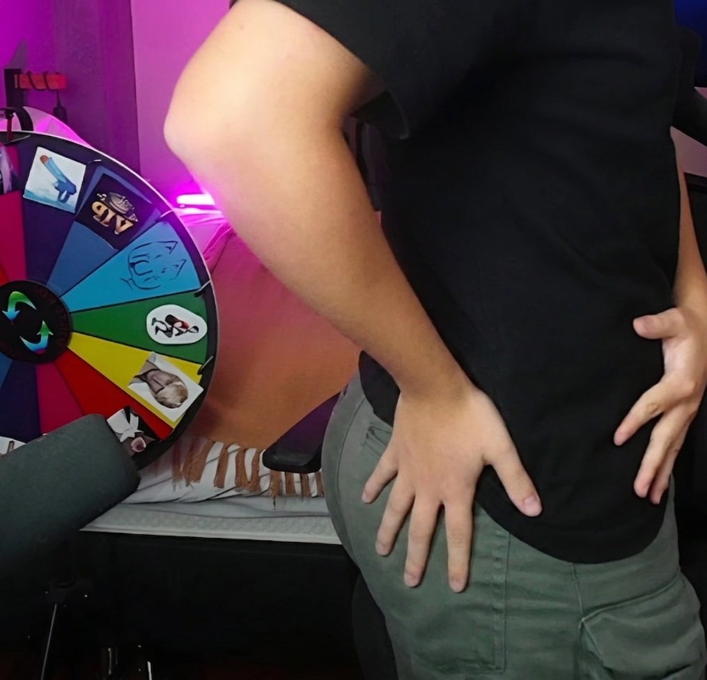 LandUrrs62680's tweet photo. @DominguerosX @TiroLocoVEVO @starvtuber2 @TheMagmaBoi Haci esta cap chicos 🗣🔥 https://t.co/XbRlH3D2uT