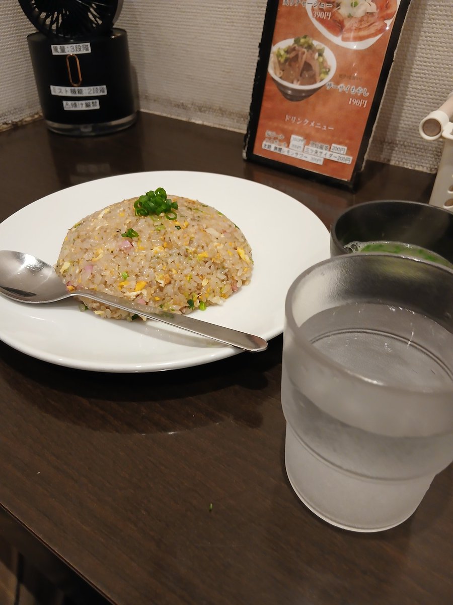 ejparty2012's tweet photo. 蒲田で、つけ麺大王のチャーハンくいます。 https://t.co/xEpGnbeT3z