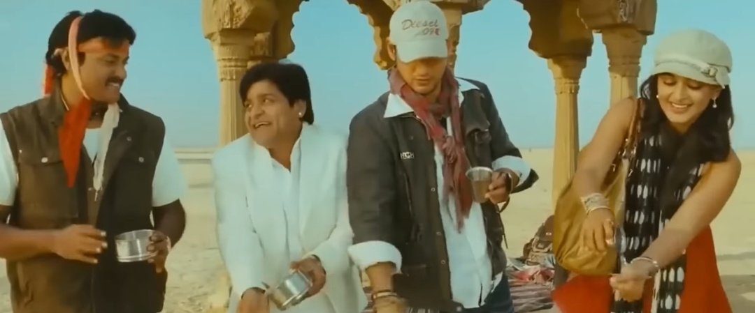 _BhaagSaale_'s tweet photo. @kalyan__cult Tablets aipoyai kada..alane ostai https://t.co/3DcA8Cqh09
