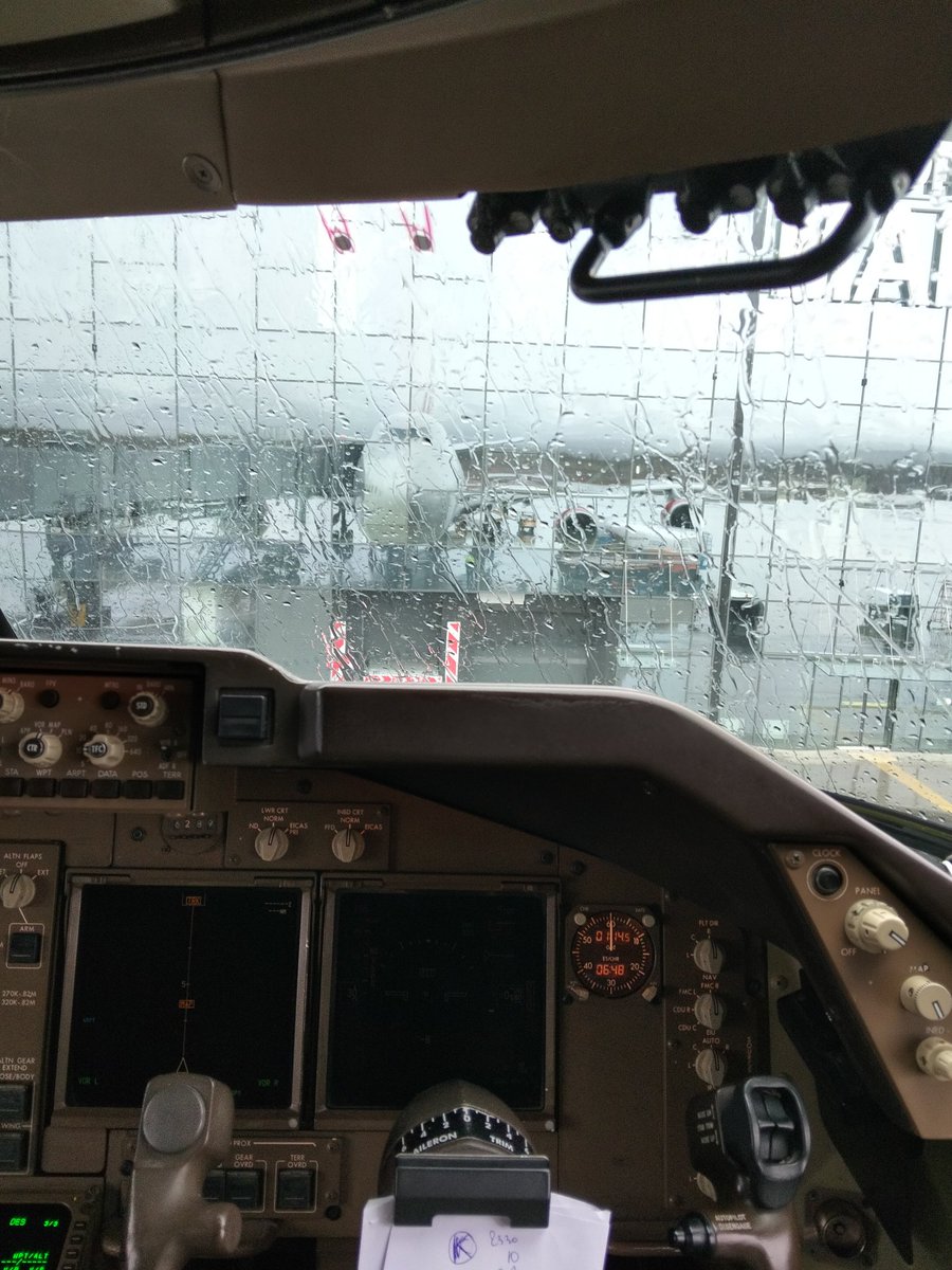 caorinchikc's tweet photo. Boeing :3 Eh... It's a pity I couldn't become a pilot :< https://t.co/HU7zz2hYnl