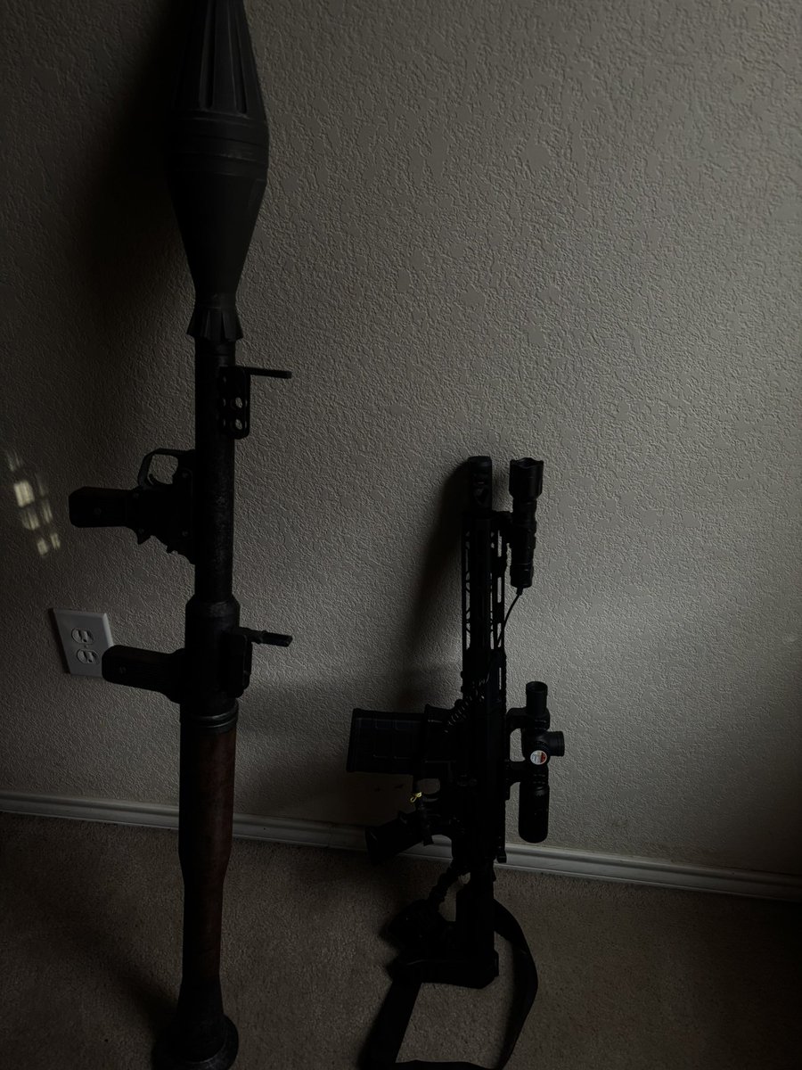 EchandoChingzos's tweet photo. @SteelFirearms Which one am I?😔 https://t.co/y4FLLvFfM2