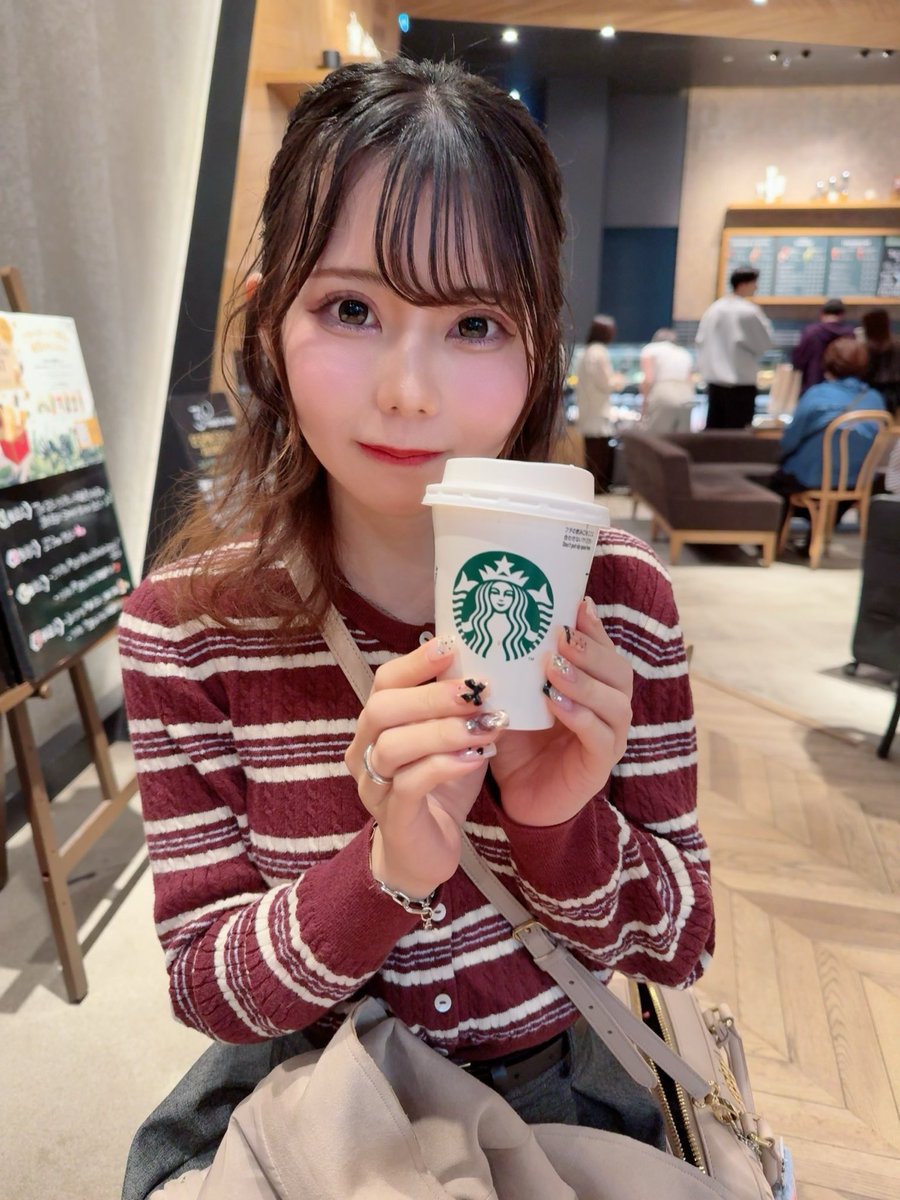 noanoa077's tweet photo. この間名古屋旅行行ってきました！
お母さんへの母の日のプレゼントも買えたし、ちいかわランドとかポケセンとかいっぱい色んな所行けて幸せでした！
次は夏に大阪へライブに行ってきます！
楽しみがいっぱいで幸せ😌

#アイドル https://t.co/RZ70EoH6GQ