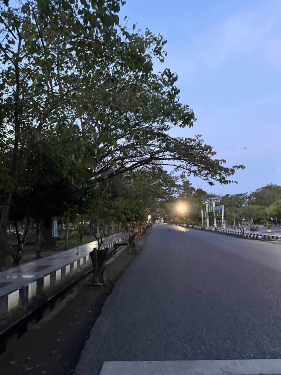 crackitaga's tweet photo. jadinya kemaren sore langsung long run haha dari panas ampe gelap

dnf cuma ampe 12k soalnya keduluan adzan magrib
it’s week 9! https://t.co/AEQPwloK5c