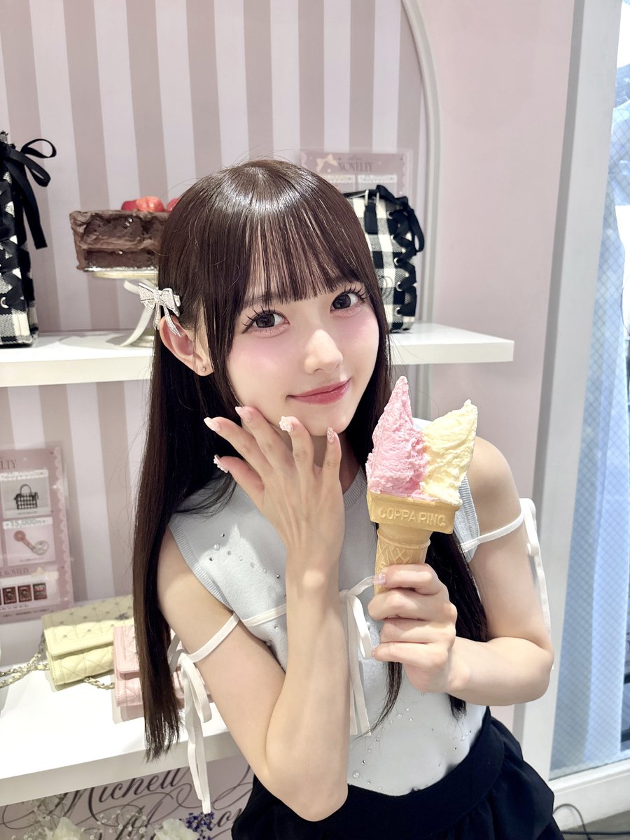 momonamatsumoto's tweet photo. 月曜のおはよう🎀今週も応援してるね♡

#michellMacaron #ミシェルマカロン 

🍨🍨アイス食べる？🍨🍨 https://t.co/z1JS3d9KqO