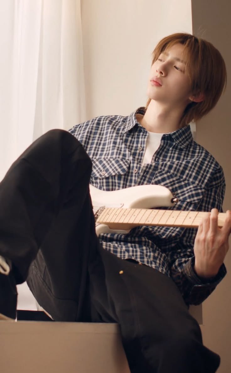 juhoonspics's tweet photo. 🎸★

#JUHOON #주훈 #CORTIS #코르티스 https://t.co/RxLh0r2P8R