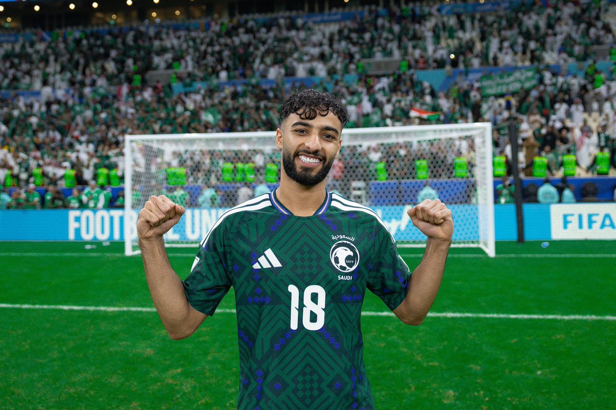 Rabanalsafena's tweet photo. استبعاد "صالح أبو الشامات" من القائمة النهائية لا يغيّر حقيقة إنه كان من أهم اللاعبين اللي ساهموا في تأهل المنتخب لكأس العالم 2026، خصوصًا في الملحق 🇸🇦

لاعب قدّم مستويات كبيرة وقاتل من أجل التأهل، ويستحق كل التقدير على اللي قدمه.. والله يعوضه في القادم 💚 https://t.co/v8fF98egfM